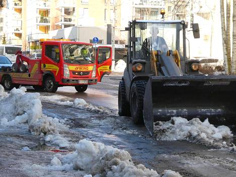 Tammikuussa sataneet runsaat lumet on vähitellen saatu siivottua pois Helsingissä kadunvarsilta, mutta alkavalla viikolla lunta voi tulla taas lisää.