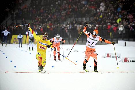 Joni Mäki (vas.) ja Ristomatti Hakola taistelivat sprintin SM-kullasta viime viikonloppuna Tampereella. Lauantaina molemmat jäivät maailmancupin sprintissä karsintaan.