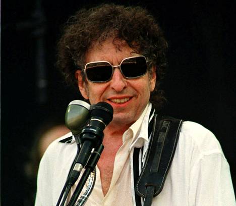 Lukuisat Bob Dylanin fanit ympäri maailmaa ovat osoittaneet kiitollisuuttaan suosikkinsa saamasta palkinnosta.
