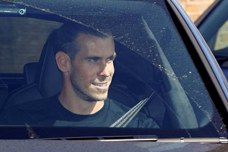 Gareth Bale kuvattiin perjantaina hänen saapuessaan Tottenhamin harjoituskeskukseen.
