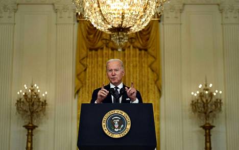 Presidentti Joe Biden puhui tiistai-iltana noin kymmenen minuutin ajan Ukrainan tilanteesta tiedotustilaisuudessa. 