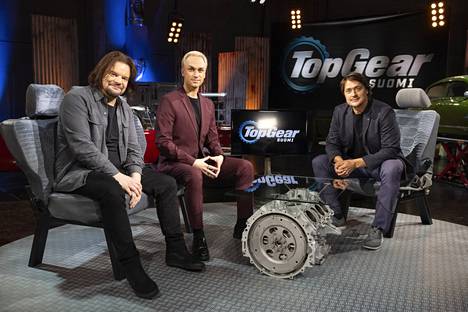 Ismo Leikola, Christoffer Strandberg and Teemu Selänne also host the second season of Top Gear Suomi.