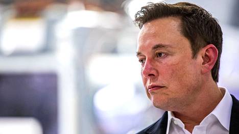 Elon Musk myi yli 19 miljoonaa Teslan osaketta.