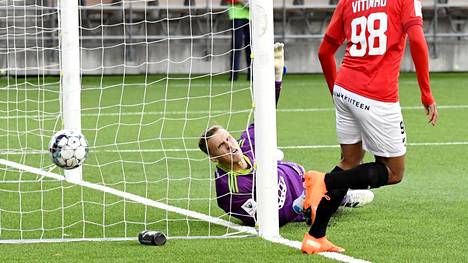 Jalkapallo | Stadin derbystä tuli seitsemän maalin ilotulitus – HIFK:n Auvinen teki viime minuuteilla voittomaalin