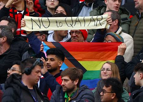 Manchester Unitedin kannattajat sanoivat sunnuntain Leicester-kotiottelun aikana ei Qatarille.