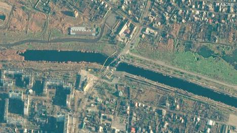 Satelliittikuva Bahmutovkajoen ylittävältä sillalta, joka on tuhoutunut taisteluissa Venäjän hyökkäyksen aikana 4. tammikuuta 2023.