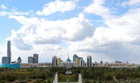 Kazakstanin pääkaupunki Nur-Sultan viime tiistaina. Keskellä presidentinlinna.