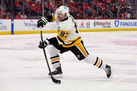 Pittsburgh Penguinsin kapteeni Sidney Crosby laukoi maalin ylivoimalla Detroit Red Wingsin verkkoon. Osuma oli hänelle uran 1 500:s tehopiste NHL:n runkosarjassa.
