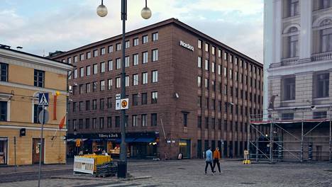 Kaupunkisuunnittelu | Miten Helsingin kivijalkakaupat säilyvät hengissä, jos turistit eivät vielä palaa? Näin poliitikot pelastaisivat keskustan