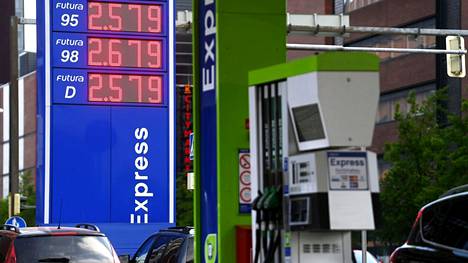 Polttoaineen hinnannousu on herättänyt suomalaisissa huolta.