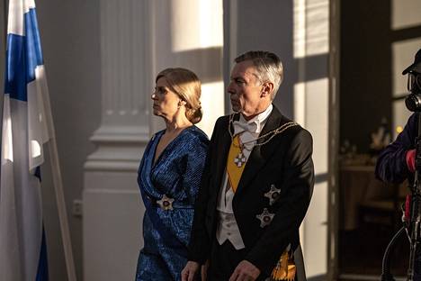 Gaila Järvsalu ja Robert Enckell ovat elokuvassa nähtävä Suomen presidenttipari.