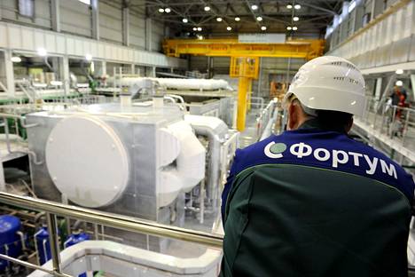 Fortumilla on miljardien omistukset Venäjällä. Kuvassa konesali Fortumin voimalaitoksessa Njaganissa 24. syyskuuta 2013.