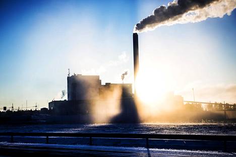 Fossiilisten polttoaineiden käyttö on kallistunut alkuvuonna rutkasti päästöoikeuksien hinnannousun vuoksi. Kuvassa Meri-Porin hiilivoimala.