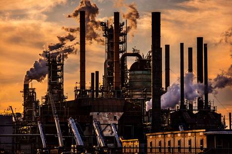 Öljy-yhtiö Exxonin jalostamo Baton Rougessa Louisianassa on suurimpia Yhdysvalloissa. Laitoksesta vuoti vuosikymmen sitten runsaasti haihtuvia orgaanisia yhdisteitä, mikä herätti keskustelua.