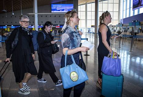 Sari Saarinen (left) got a surprise trip as a birthday gift from her daughters Luna Toivose, Nelli Toivose and Oona Uutela.