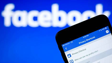 Facebookin käyttäjätietoja koskeva kohu sai alkunsa, kun yhtiön kerrottiin keränneen kymmenien miljoonien Facebook-käyttäjien profiilitietoja.