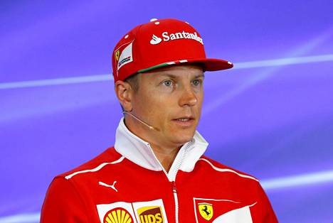 Kimi Räikkönen jatkaa Ferrarilla ensi kaudellakin.