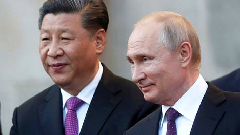 Venäjän presidentti Vladimir Putin (oik.) tapasi Kiinan presidentin Xi Jinpingin Kremlissä kesäkuussa 2019. Kiina on pian alkavien talviolympialaisten isäntämaa.