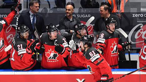 Kanada on vahvasti tulossa Suomen finaali­vastustajaksi, kahden erän jälkeen tilanne jo 3–0