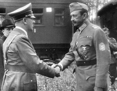 Hitler vieraili Suomessa Mannerheimin 75-vuotispäivillä vuonna 1942.