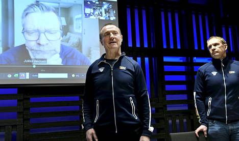 Leijonien päävalmentaja Jukka Jalonen osallistui maajoukkueen tiedotustilaisuuteen videoyhteydellä koronatartunnan takia.