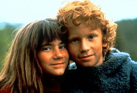Ronja, ryövärintytär -elokuvassa vuodelta 1984 näyttelivät pääosia, Ronjaa ja Birkiniä, Hanna Zetterberg ja Dan Håfström.