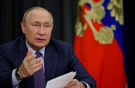 Vladimir Putin piti länttä kritisoivan puheensa Itsenäisten valtioiden yhteisön tiedustelujohtajien kanssa järjestetyssä kokouksessa torstaina.