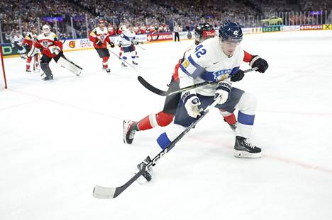 Ice hockey player Kasperi Kapanen participated in the World Championships in Tampere during his military service. 