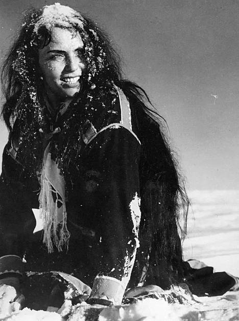 Mirjami Kuosmanen näytteli Erik Blombergin ohjaamassa Valkoisessa peurassa, joka palkittiin Cannesissa vuonna 1953.