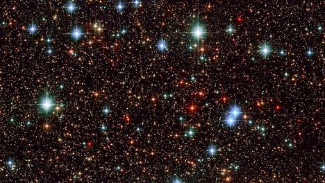 Hubble-avaruusteleskoopin ottama kuva Linnunradasta Jousimiehen tähdistön suuntaan.