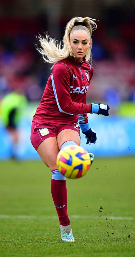 Alisha Lehmann edustaa Aston Villaa.