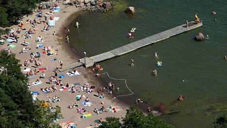 Haukilahdessa sijaitseva Mellstenin uimaranta heinäkuussa 2010. 
