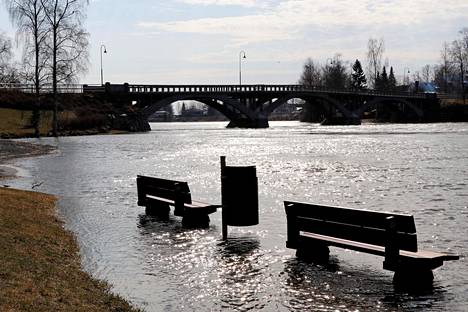 Kokemäenjoen vesistön alue on tulvien aiheuttamien vahinkojen riskialuetta.