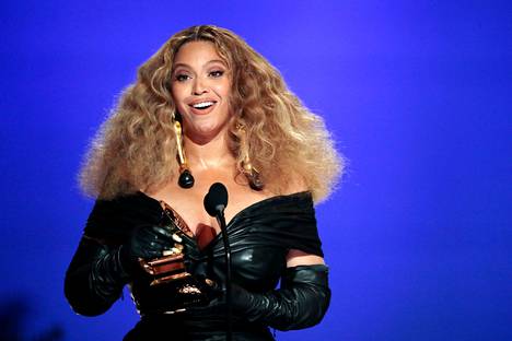Beyoncé palkittiin Grammy-gaalassa maaliskuussa 2021 Los Angelesissa parhaasta rap-esityksestä Savagesta.