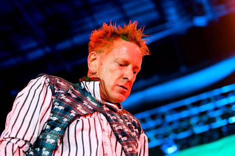John Lydon esiintyi Sex Pistolsin paluukiertueella Helsingissä kesällä 2008.