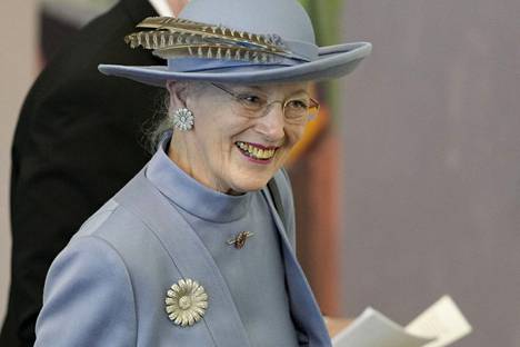 Kuningatar Margareeta osallistui perjantaina parlamentin juhlaistuntoon, jossa juhlistettiin kuningattaren 50 vuotta kestänyttä valtakautta.