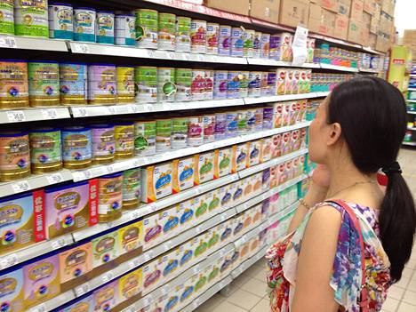 Kiinassa kilpailu äidinmaitokorvikkeissa on kovaa, ja takavuosina tarjolla on ollut myös terveydelle vaarallisia tuotteita.