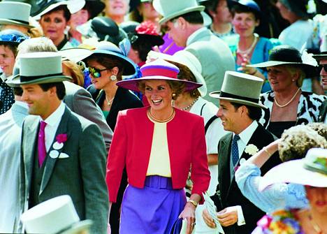 Prinsessa Diana  Ascotin laukkakilpailuissa vuonna 1990. 