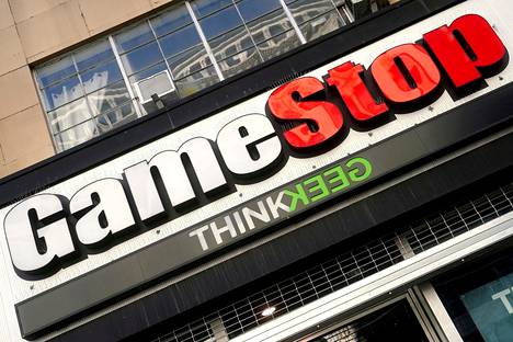 Pelikauppayhtiö Gamestopin osakkeen arvo nousi keskiviikkona lähes 104 prosenttia.