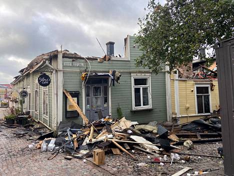 Palo aiheutti suurimmat vahingot ravintola vasemmalla olevan Ani’s cafén tiloihin ja Meat Districtiin, joka sijaitsee kuvassa keltaisessa rakennuksessa.