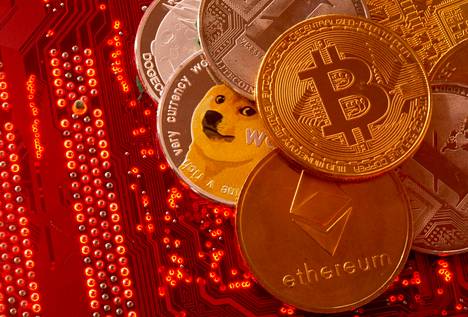 Kryptovaluuttojen yhteenlasketusta markkina-arvosta on sulanut marraskuun jälkeen lähes 2000 miljardia dollaria. Bitcoinin arvosta on kadonnut viimeisen viiden päivän aikana yli viidennes. Torstaiaamuna bitcoin putosi alimmilleen sitten joulukuun 2020.