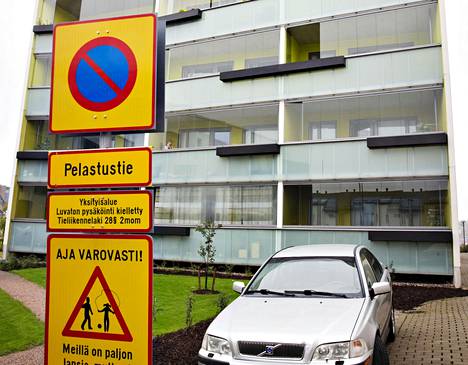 Onko Espoossa riittävästi parkkipaikkoja? Ei kaikkien mielestä –  liikennelinjaukset erottavat puolueet toisistaan - Kaupunki 