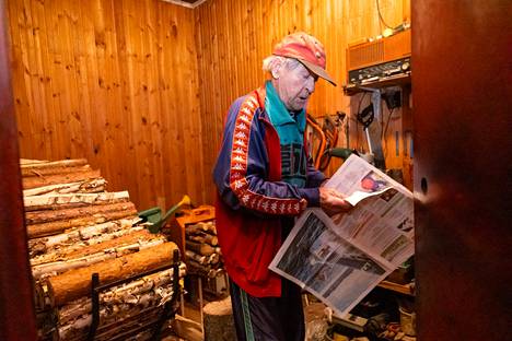 In Keijo Turkey's boiler house, a large firebox heats the 3,000-liter storage tank with its own wood.