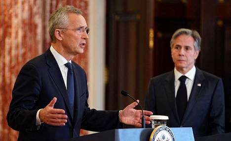 Naton pääsihteeri Jens Stoltenberg ja Yhdysvaltain ulkoministeri Antony Blinken pitivät yhteisen tiedotustilaisuuden Yhdysvaltain ulkoministeriössä Washingtonissa keskiviikkona.