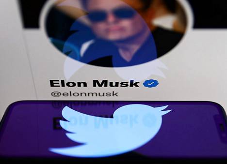 Suurin osa Twitterin ostavan Elon Muskin omaisuudesta on kiinni sähköautoyhtiö Teslan osakkeissa. Hän omistaa noin 20 prosenttia Teslasta, mikä tarkoittaa nykyisellä Teslan kurssilla noin 200 miljardin dollarin omistusta.