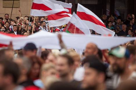 Elokuussa 2020 puhjennut Valko-Venäjän demokratialiikehdintä on ajanut myös maan vieraskielisten nimien vaihtamista.