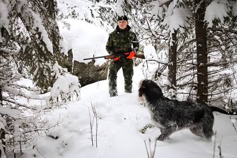 Otso Qvick harrastaa muun muassa jänisten, pienpetojen ja metsäkanalintujen metsästystä. Usein metsästysreissuilla kaverina on Qvickin koira, karkeakarvainen saksanseisoja Pekko. 