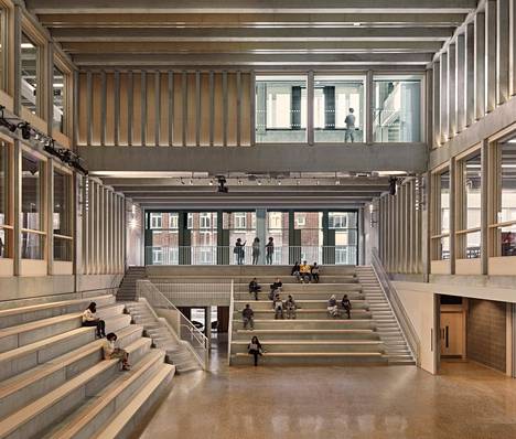 The new building of the famous London School of Economics, London School of Economics, is the work of the Grafton Architects office.