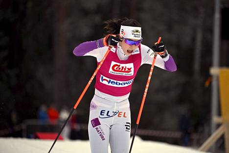 Jasmin Kähärä saavutti sprintissä SM-pronssia 22. tammikuuta Tampereella. Kuva kilpailun karsinnasta.
