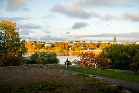 Töölönlahti on tärkeä virkistys- ja luontoalue Helsingin kantakaupungissa.
